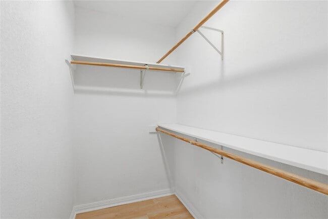 Building Photo - 2622 Gwendolyn Ln