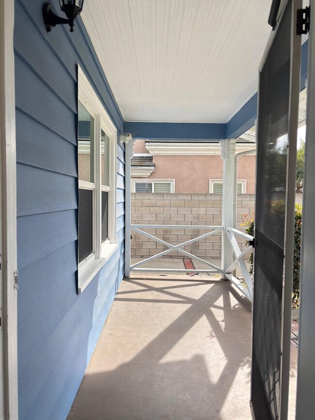 Building Photo - 12147 Hallwood Dr