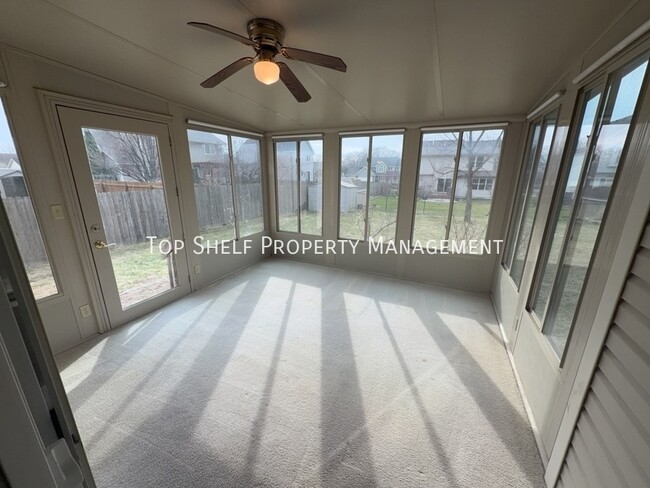 Building Photo - 4404 SW Elm Ct