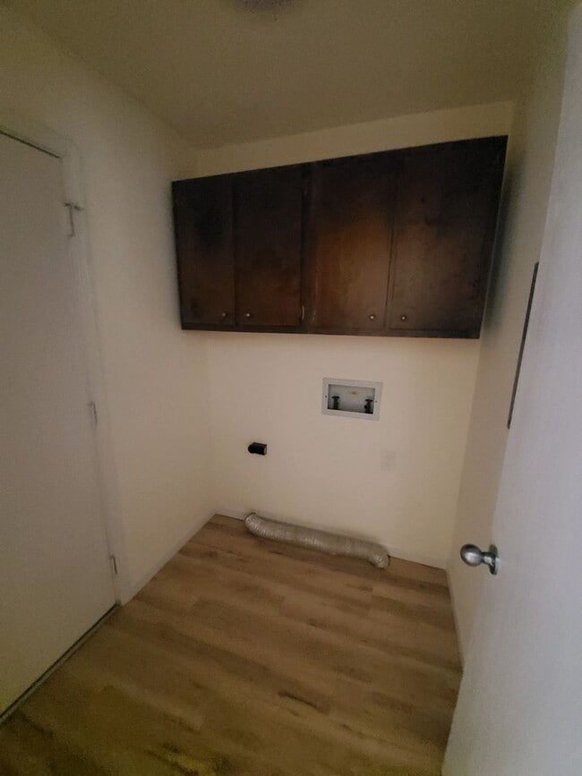 Building Photo - 2bd -1 ba Newly Remodeled