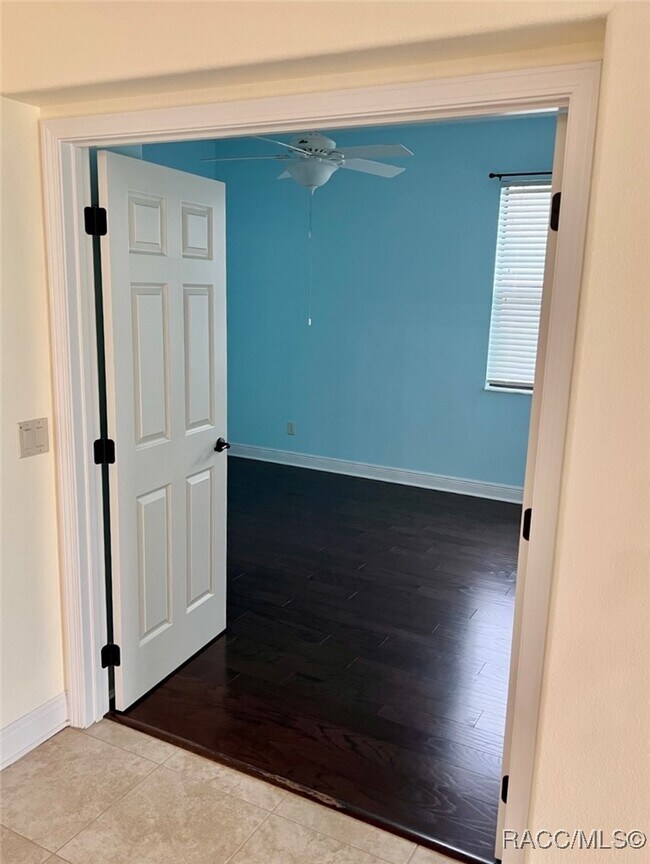 Building Photo - 2395 N Brentwood Cir