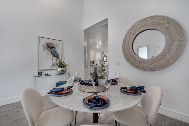Building Photo - Bright and Beautiful 3 bedroom 2 full bathroom Home! Attached two car tandem garage with large en...