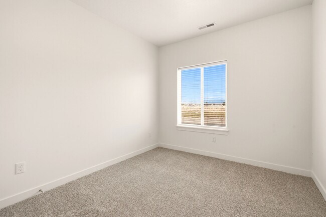 Building Photo - 2305 E 830 S