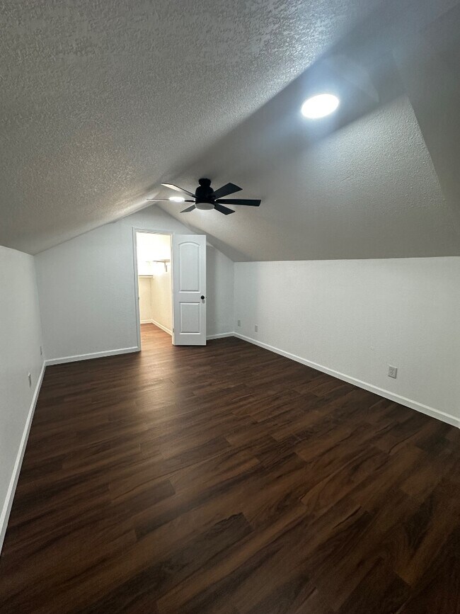 Building Photo - 7600 Plaza Redonda Dr