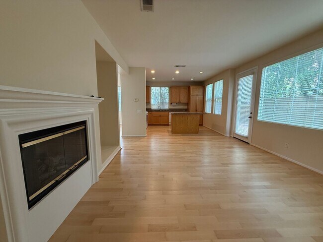 Building Photo - 1147 Azalea Way