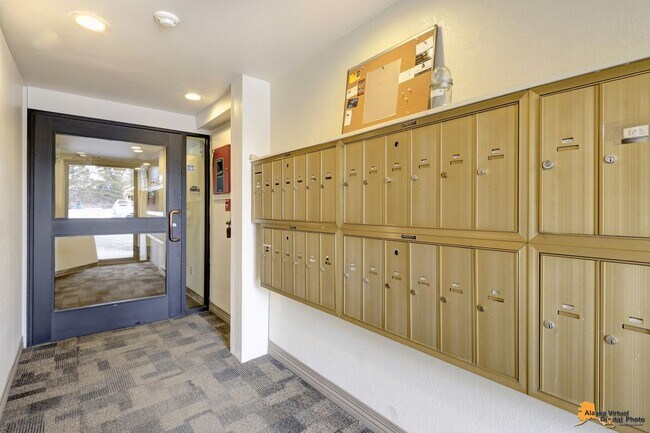 Building Photo - 2201 Romig Pl