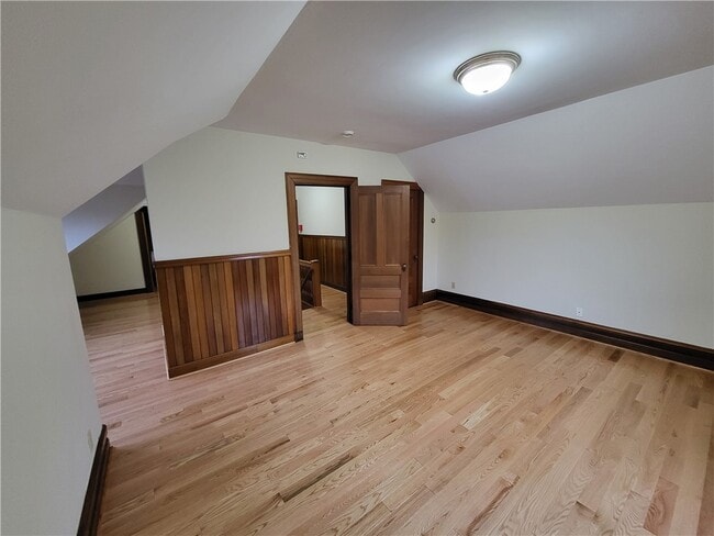 Building Photo - 1063 East Ave