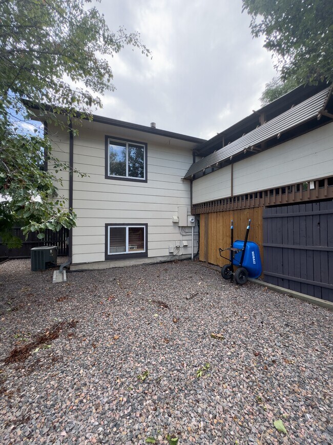 Building Photo - 65 Yank Way