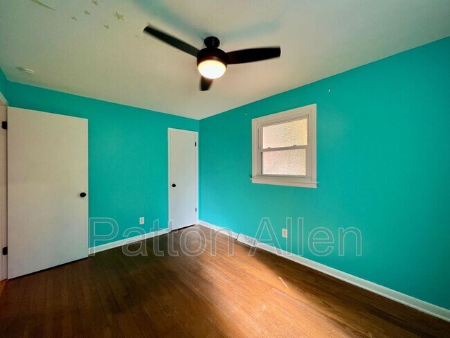 Building Photo - 126 Locust Ct