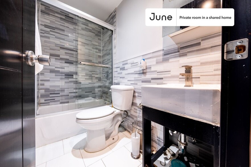 Building Photo - Room in Shared 3 bed/2 bath home in Central Harlem