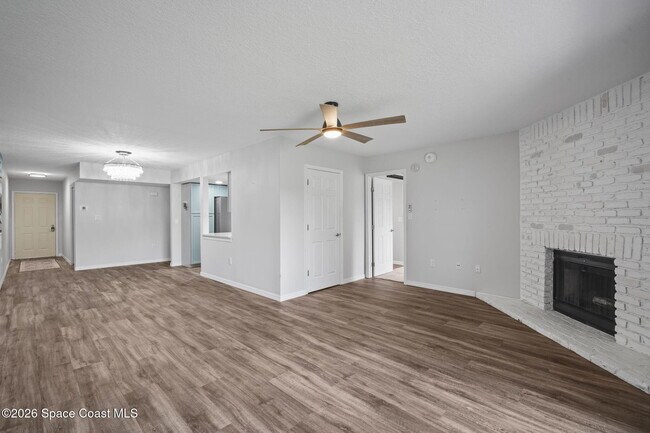 Building Photo - 1600 Woodland Dr