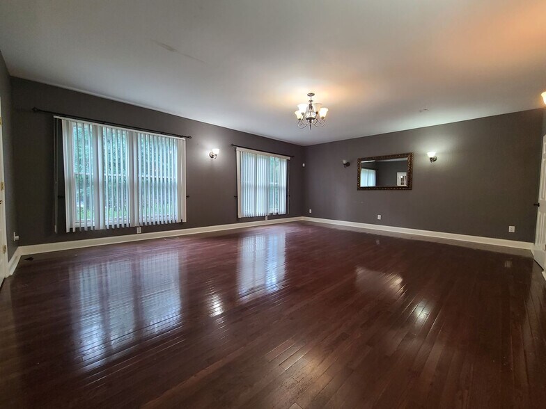 Building Photo - 9440 Park Ridge Trail