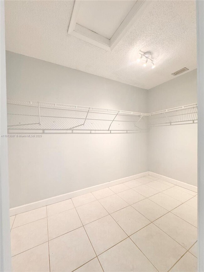 Building Photo - 3863 NW 122nd Terrace