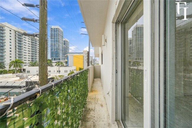 Building Photo - 6965 Harding Ave