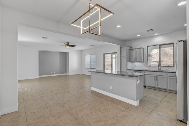 Building Photo - 11052 Orense Dr