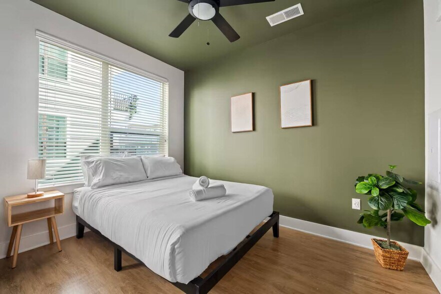 Primary Photo - 3629 W Cypress St