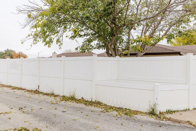 Building Photo - 1105 Gordon Blvd