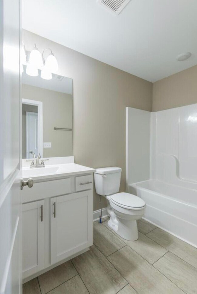 Building Photo - 4026 Ruby Rose Rd