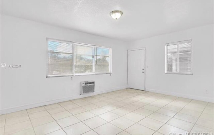 Building Photo - 7424 Byron Ave