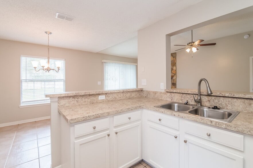 Building Photo - 3075 Waters View Cir