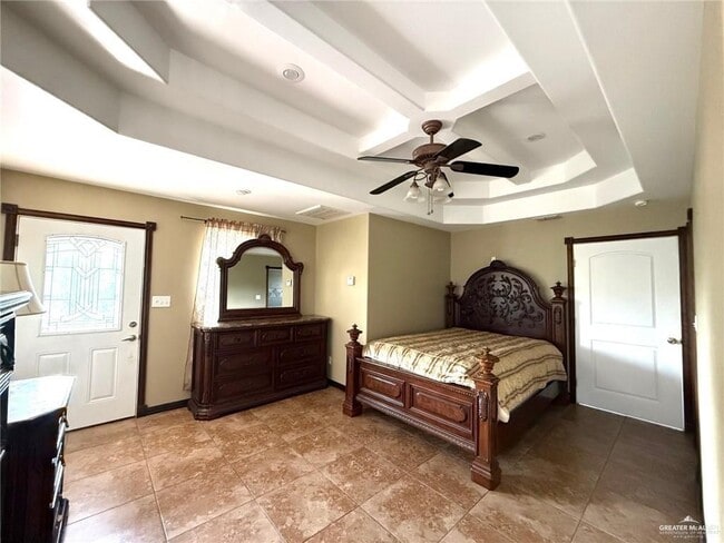 Building Photo - 11 Moorefield Rd