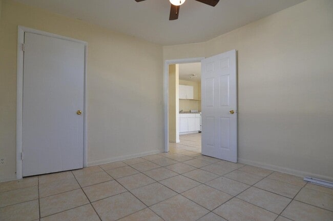 Building Photo - 1497 W 31st St