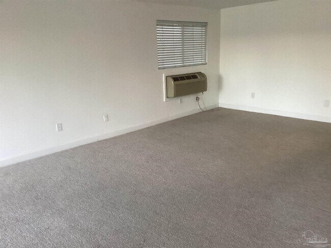 Building Photo - 1600 E Texar Dr