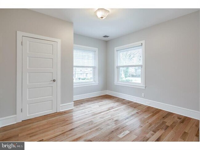 Building Photo - 309 Warwick Rd