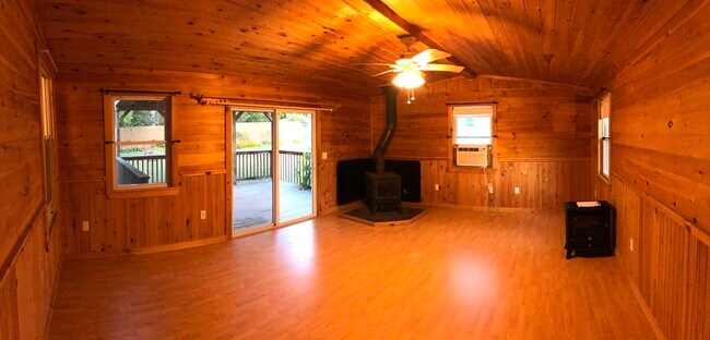 Den - 88 Boynton Ave