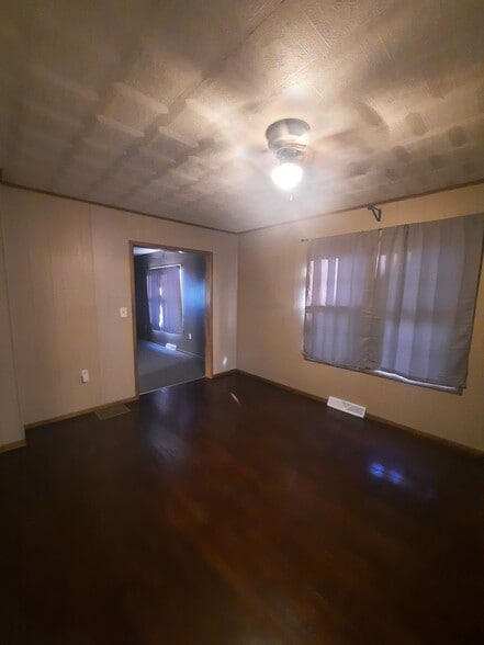 Dining room - 608 W Church St