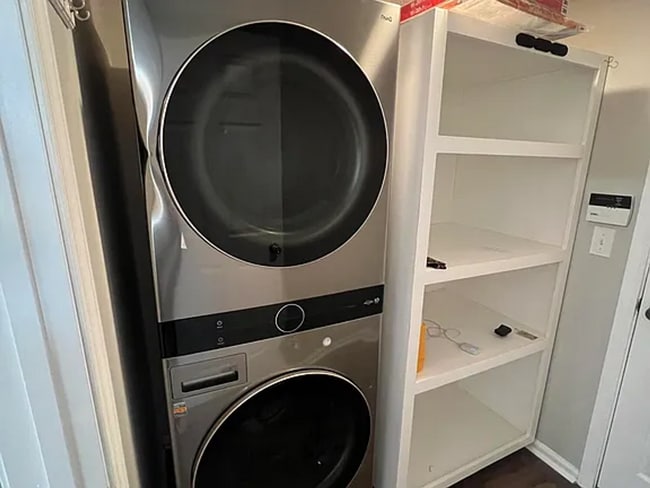 Building Photo - 6 Bedrooms 4 Bathroom 1672 Hammock Grove Lane