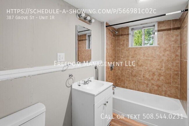 Building Photo - 387 Grove St