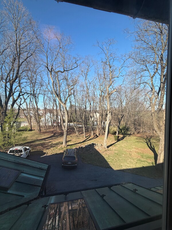 Building Photo - 28 W Main St