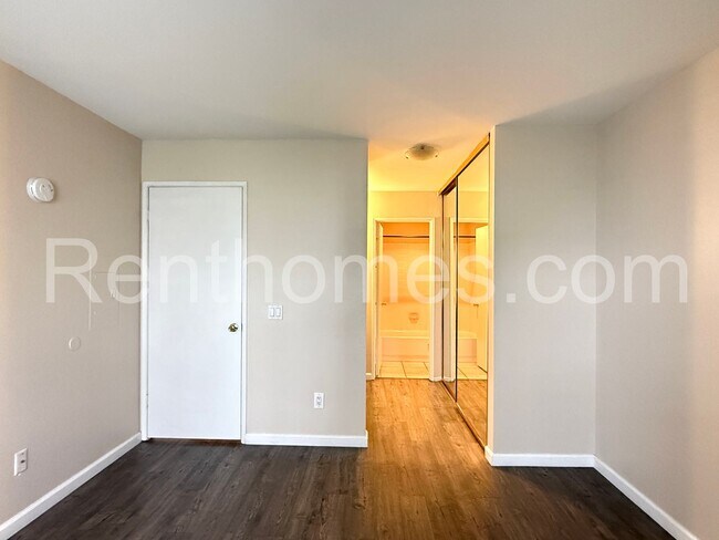Building Photo - Mira Mesa, 8545 Summerdale Rd #225, Granite Counters, Stainless Steel Appliances, Central AC.
