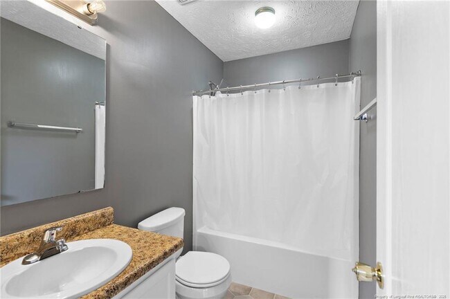 Building Photo - 111 Silverberry Ct