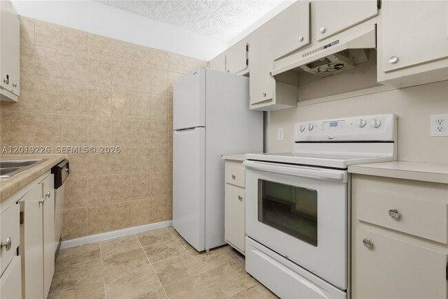 Building Photo - 151 SW 134th Way
