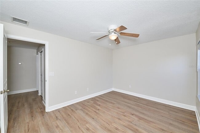 Building Photo - 23903 Sardinia Dr