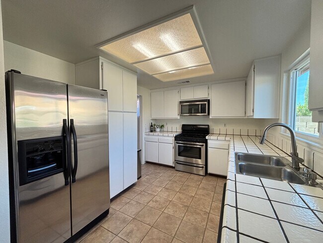 Building Photo - Charming East Lancaster Home