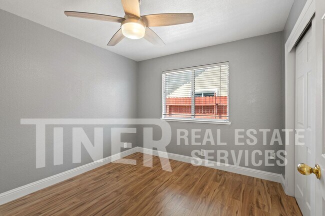 Building Photo - 7661 Copper Cove Pl