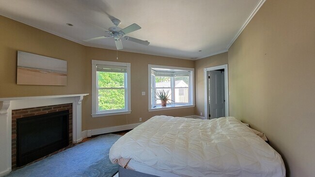 Building Photo - 52 Hillsdale Rd