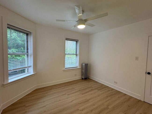 Building Photo - 6310 N Artesian Ave