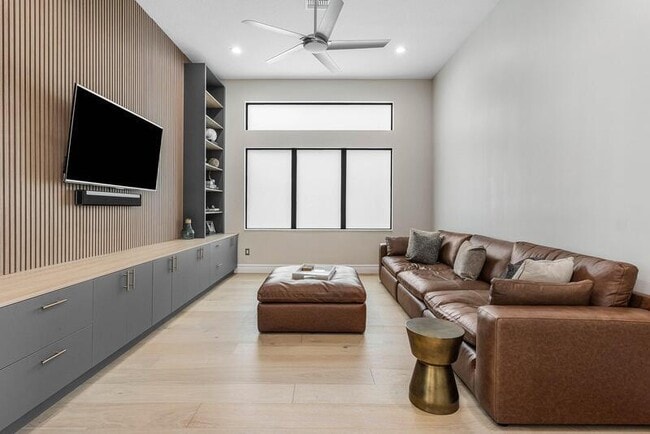 Building Photo - 17317 Santaluce Mnr