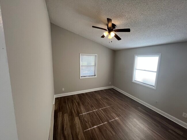 Building Photo - 8602 Mandolin Ct