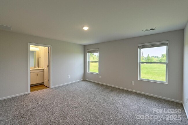 Building Photo - 5290 Brailey Cir