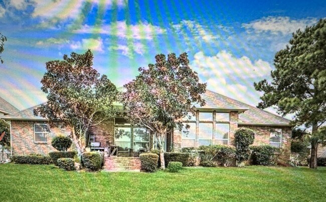 Building Photo - 25 Oak Tree Dr