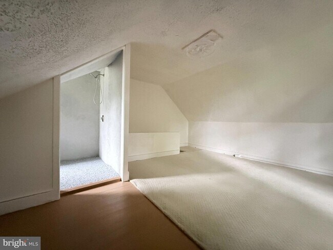 Building Photo - 424 Lippincott Ave