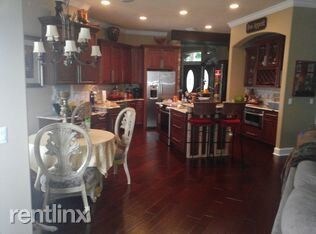 Building Photo - 4 br, 3.5 bath House - 8631 Crestgate Cir