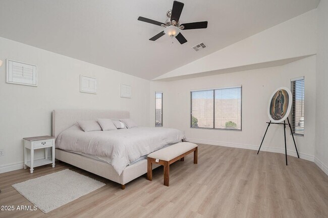 Building Photo - 25256 W Darrel Dr