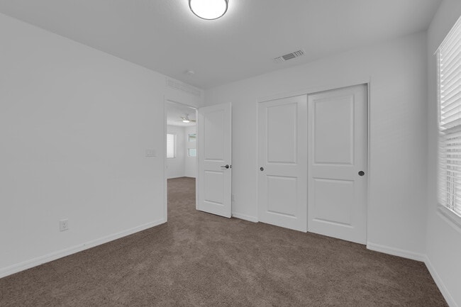 Building Photo - 10263 Estancia Hl St