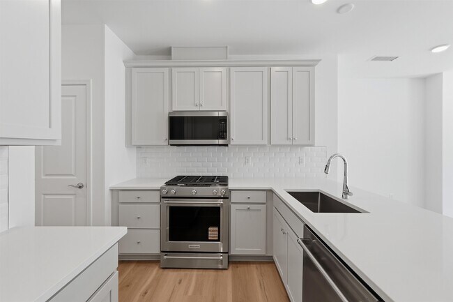 Building Photo - 400 Willow St